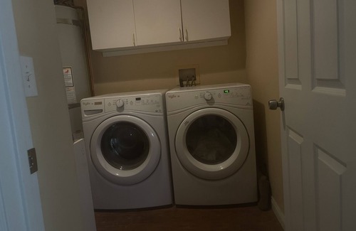 Temecula House | 7 minutes to grocery and wine country - 1 bed/1bath w/laundry and full kitchen.