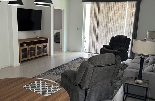 Englewood Villa | 7 minutes to Manasota Beach. Pools, bocce ball, pickleball, fitness center