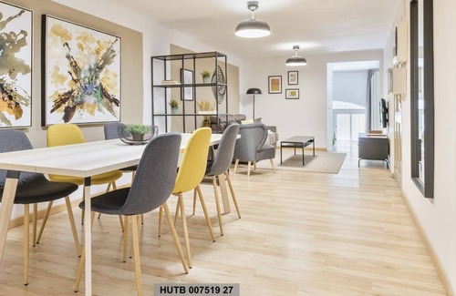 el Camp d'en Grassot i Gracia Nova Apartment | 7. Office Up Apartment