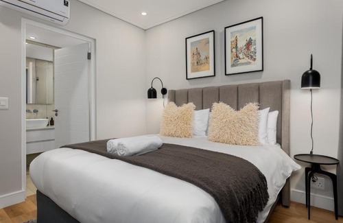 Bantry Bay Apartment | 7 on Bantry Apartments