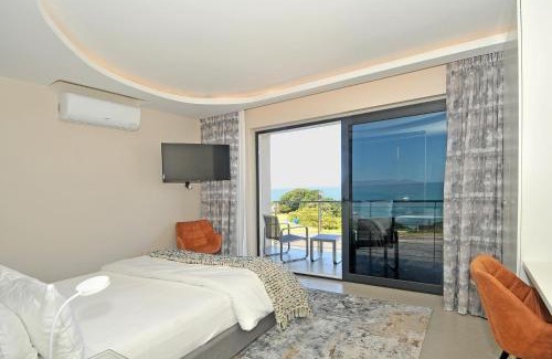 Westcliff House | 7 on Marine