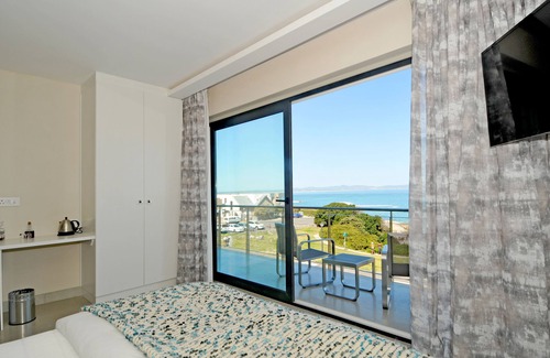 Westcliff House | 7 on Marine