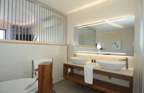 Westcliff House | 7 on Marine