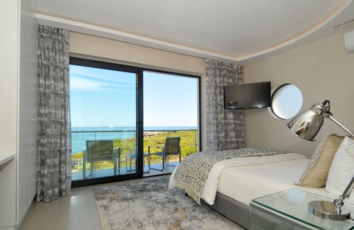 Westcliff House | 7 on Marine