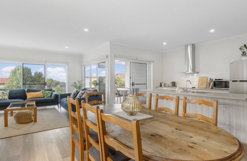 Encounter Bay House | 7 Passatt St, Encounter Bay