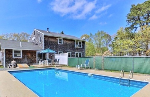Sandwich House | 7 Raymond with pool- new listing