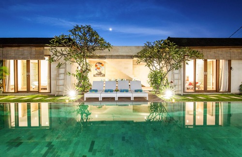 Padonan Villa | ❤7" Ride to Beach❤4BR & 13meter Private POOL Villa❤SUNDECK❤10pax