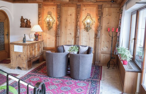 Zell am Ziller Apartment | 7-room apartment in the middle of Zell am Ziller, ski bus 50m - 5 minutes to the ski area!