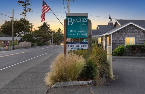 Downtown Cannon Beach Cottage | 7 Sandpiper Pier: Walk to Beach | Coastal Charm | Dog-Friendly