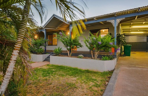 Exmouth House | 7 Skipjack Circle - Central Location