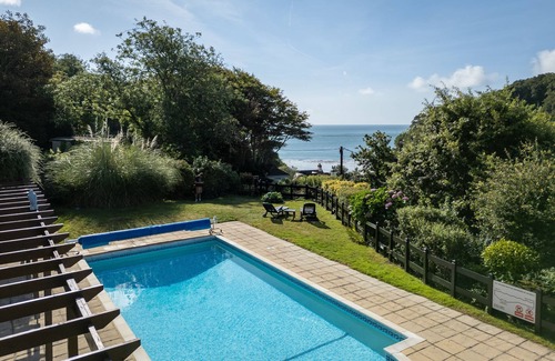 Salcombe Cottage | 7 St Elmo Court - an apartment that sleeps 4 guests in 2 bedrooms