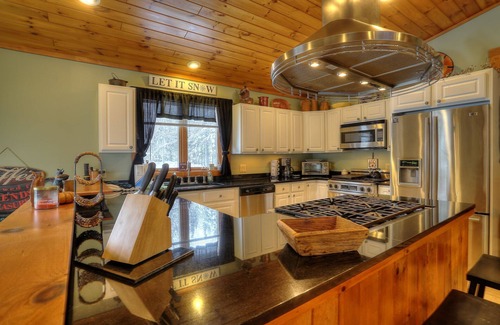 Rangeley House | 7 Valley View Lodge - Private, exquisitely decorated chalet close to downtown Rangeley.