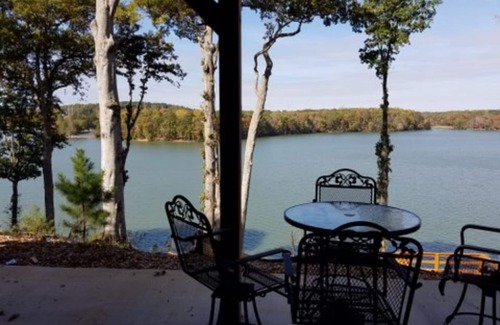 Dixie - Berryhill House | 7 yr old Home In Charlotte On Main Channel Of Lake Wylie/Pickleball courtn