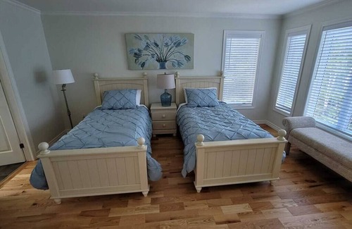 Humber Valley Ski Chalet | 70 Lakeside - Humber Valley Resort