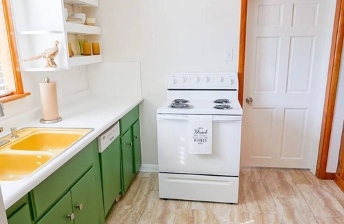 South Westminster House | 70's themed main level of home mins from DT Denver