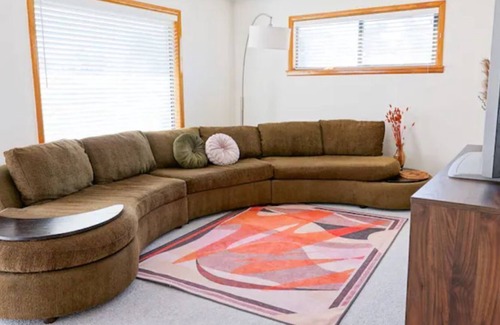 South Westminster House | 70's themed main level of home mins from DT Denver