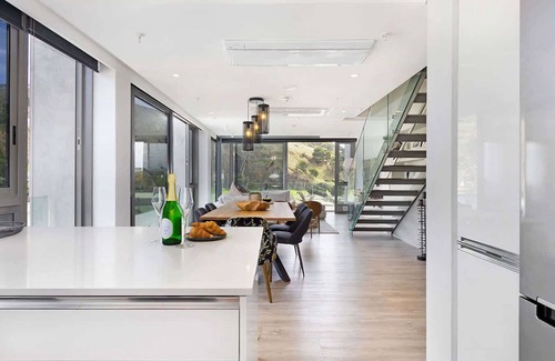 Bantry Bay Apartment | 702 on Strand Cape Town - Panoramic Mountain Views
