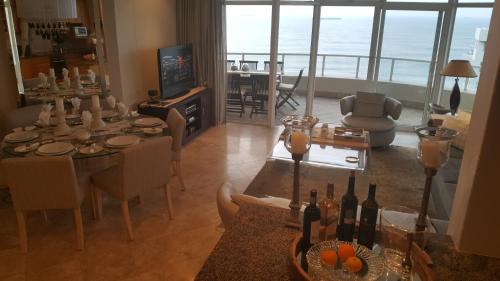 Umhlanga Apartment | 703 Oyster Schelles - by Stay in Umhlanga
