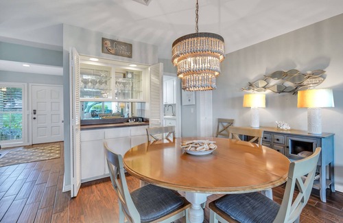 Harbour Town House | 703 Schooner Court sleeps 7 with Calibogue sound views in Harbour Town. Book your stay today!
