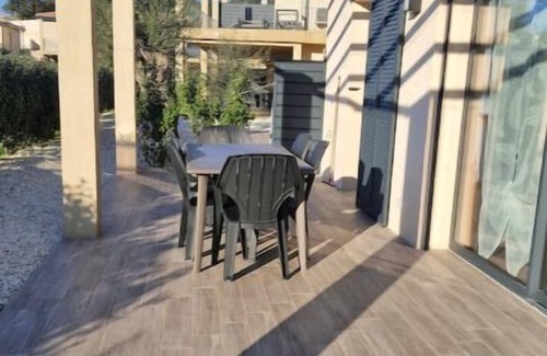 Bonifacio House | 70m2 house with large terrace in secure residence with swimming pool.