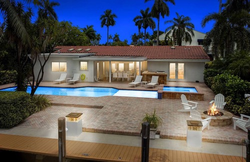Nurmi Isles House | 73 Managed By Brampton Park
