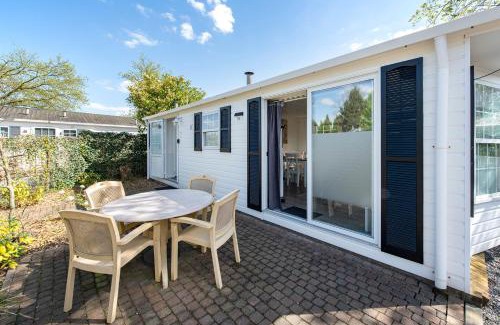 Oisterwijk Ski Chalet | 73, ponds - Kampina - Cycling - Airco - Tranquil! - Recreational Only