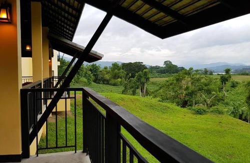 Chiang Khong Resort | 75 m² Resort ∙ 8 guests
