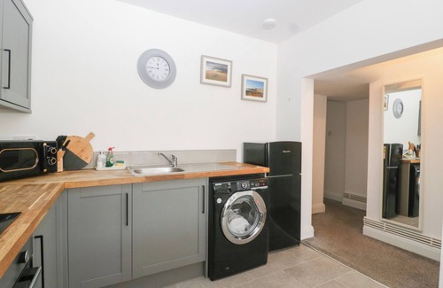 Porthcawl Apartment | 76A MACKWORTH ROAD, pet friendly, with a garden in Porthcawl
