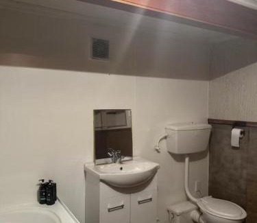 Palmerston North Apartment | 77b Slacks Road, Awapuni, Palmerston North