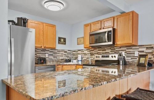 Biloxi Condo | 77OS Just a short walk to the beach!