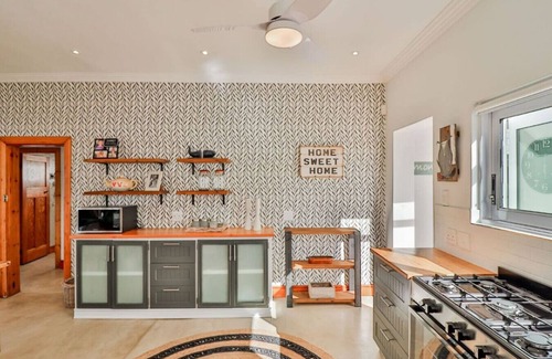 Kleinmond Cottage | 78 Beach Road - Seafront luxury bliss