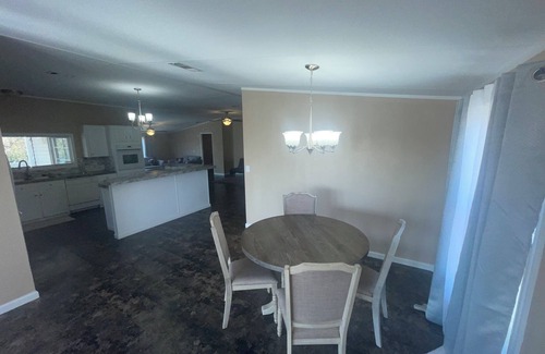 Sneads House | 7872 Modern & spaces 3-bedroom house with AC and WiFi in wonderful Sneads.