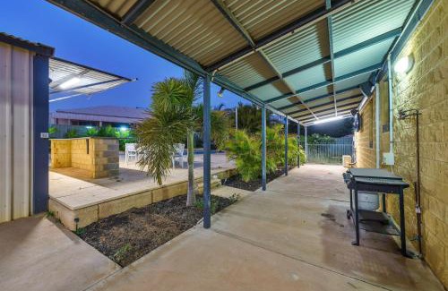 Exmouth House | 79 Nimitz Street - Pool and Pet Friendly