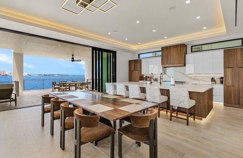 Fort Myers Beach House | 793 Shoreline Stunner: Luxury Pool, Views, EV Charger