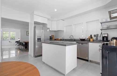 Midtown House | 7BD Downtown Oasis - Pool - 10 Mins to South Beach