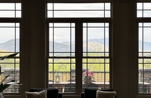 Asheville Villa | 7BR/5BA Asheville Luxury Mansion w/Sauna/Steam/Cold/Hottub/Gamerm/MovieTheatre