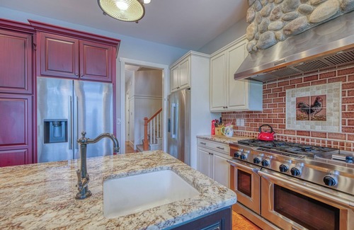 Big Creek House | 7BR/8BA Lakefront Norris-Private Dock & Views