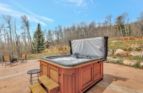 Hartsel House | 7BR Mountain Retreat ~ Hot Tub ~ Epic Mtn Views ~ Game Room ~ Wood Fireplaces