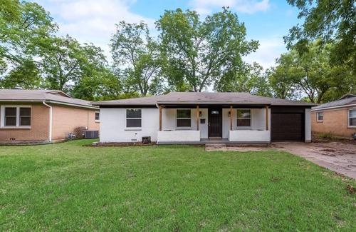 Fort Worth House | 7mi from Downtown Ft. Worth Home Away From Home