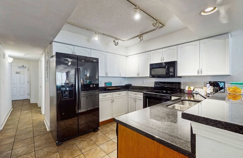 Crescent Beach Condo | 7th-floor oceanfront condo with pool, hot tub, private balcony & gym