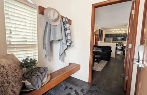 Village North House | 7th Heaven Haven. Private Hot Tub. Steps to Village.