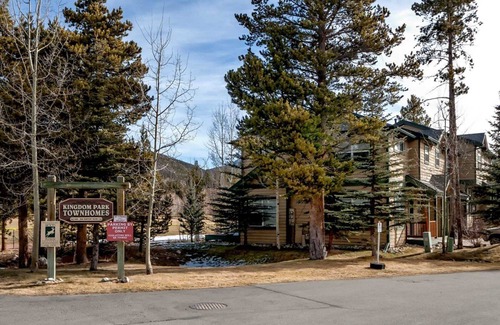 Breckenridge House | 7th Nt Free! Sunny End Unit. Fireplace, Patio, BBQ. Close to Shuttle/Gondola