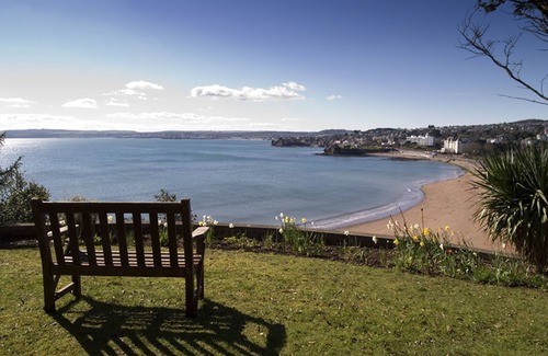 Torquay City Centre Cottage | 8 Astor House - premier one bed apartment with stunning uninterrupted sea views and balcony