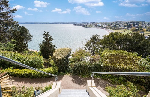 Torquay City Centre Cottage | 8 Astor House - premier one bed apartment with stunning uninterrupted sea views and balcony