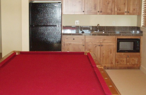 Eden House | 8 Bdr 5 ba Amazing View! Amenities! Fido can join!