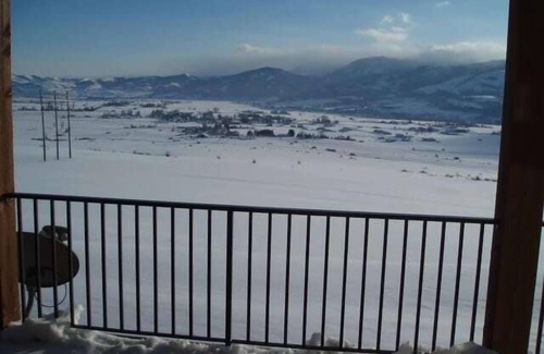 Eden House | 8 Bdr 5 ba Amazing View! Amenities! Fido can join!
