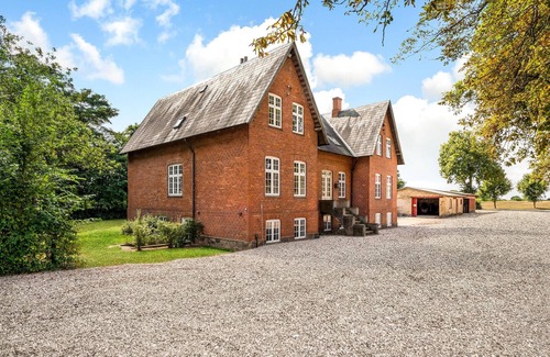 Kvaerndrup House | 8 bedroom beautiful home in Kværndrup