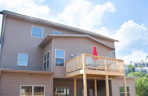 Indian Point House | 8 Bedroom Lakefront Home + dock