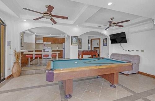 Jaco Villa | 8 Bedroom Private Party Complex BEST location- Walk to Cocal and Main St