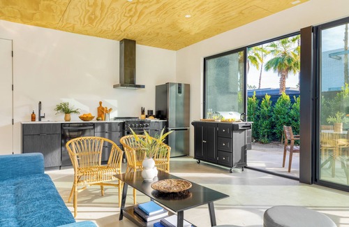 Downtown Palm Springs Apartment | 8-Bedroom Suite | Blackhaus Hotel by AvantStay